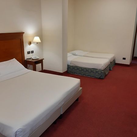 Hotel Hr Modugno Esterno foto