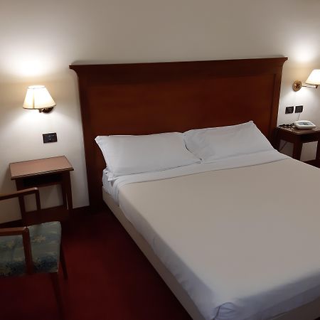 Hotel Hr Modugno Esterno foto