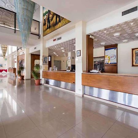 Hotel Hr Modugno Esterno foto