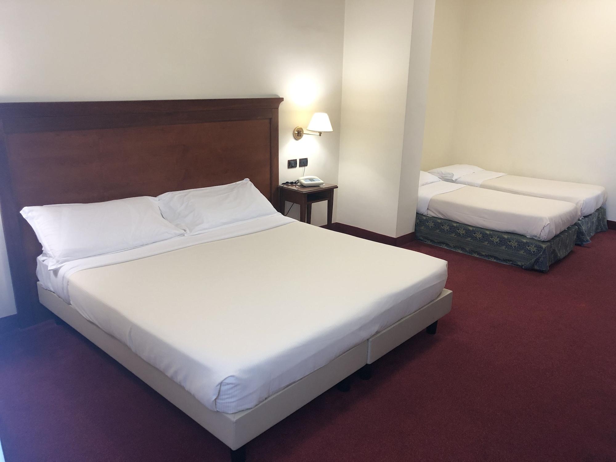 Hotel Hr Modugno Esterno foto