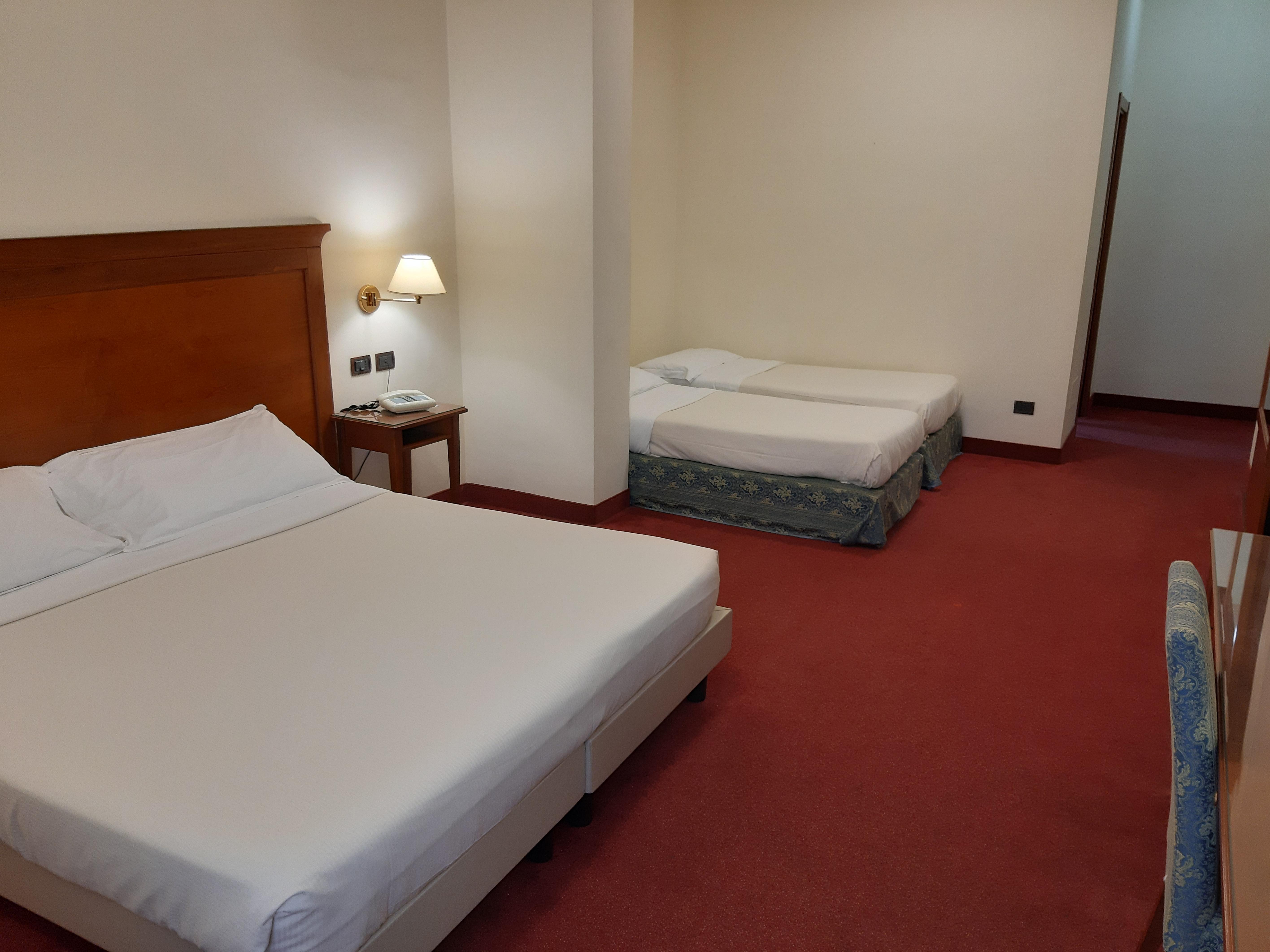 Hotel Hr Modugno Esterno foto