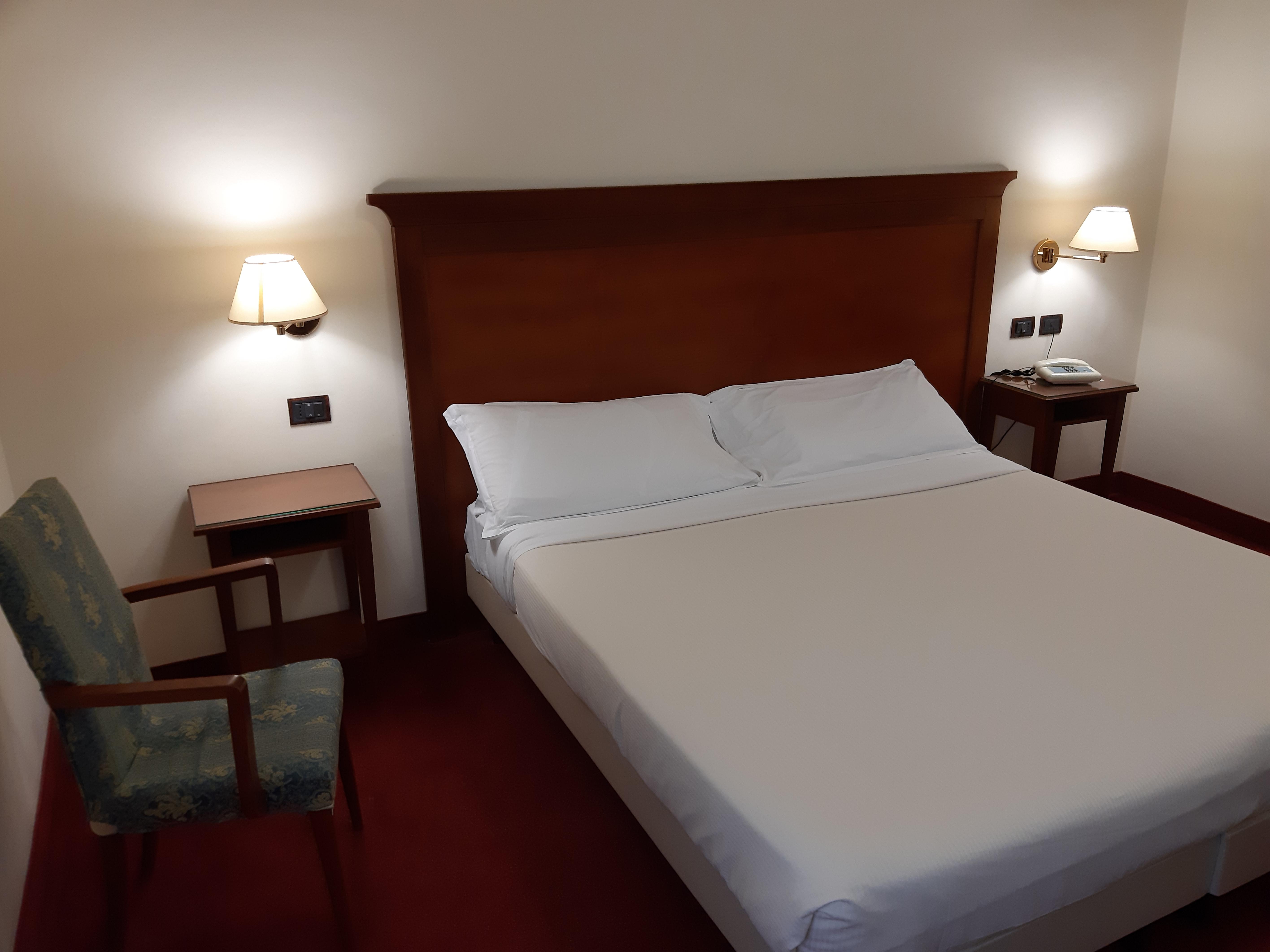 Hotel Hr Modugno Esterno foto