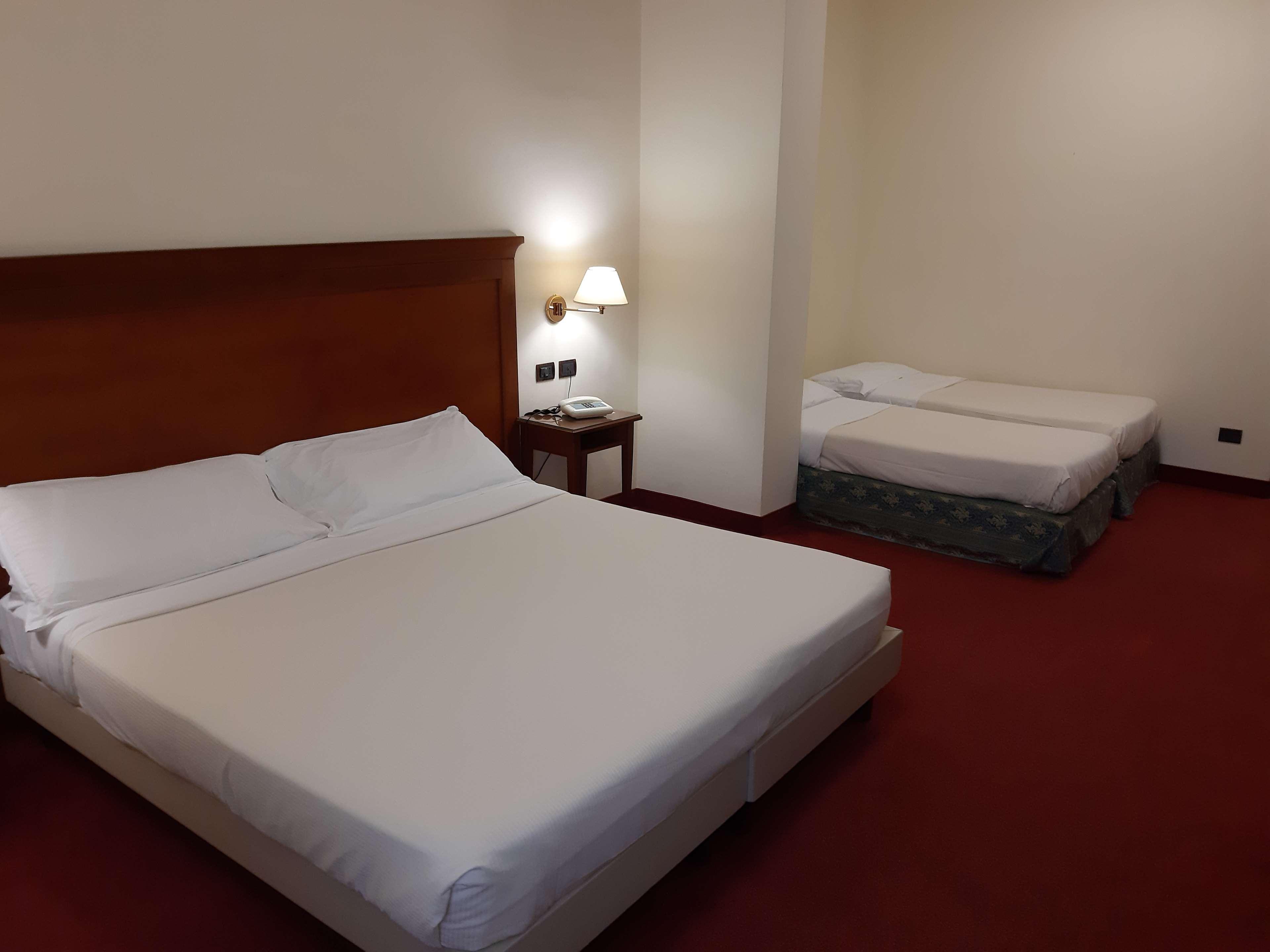 Hotel Hr Modugno Esterno foto