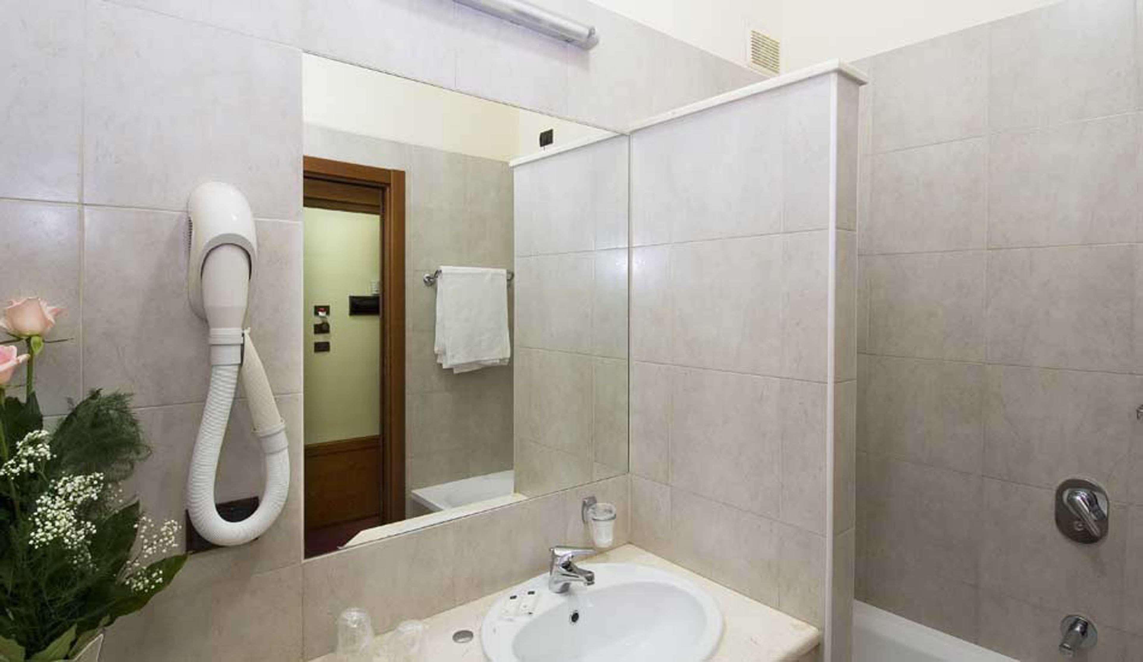 Hotel Hr Modugno Esterno foto