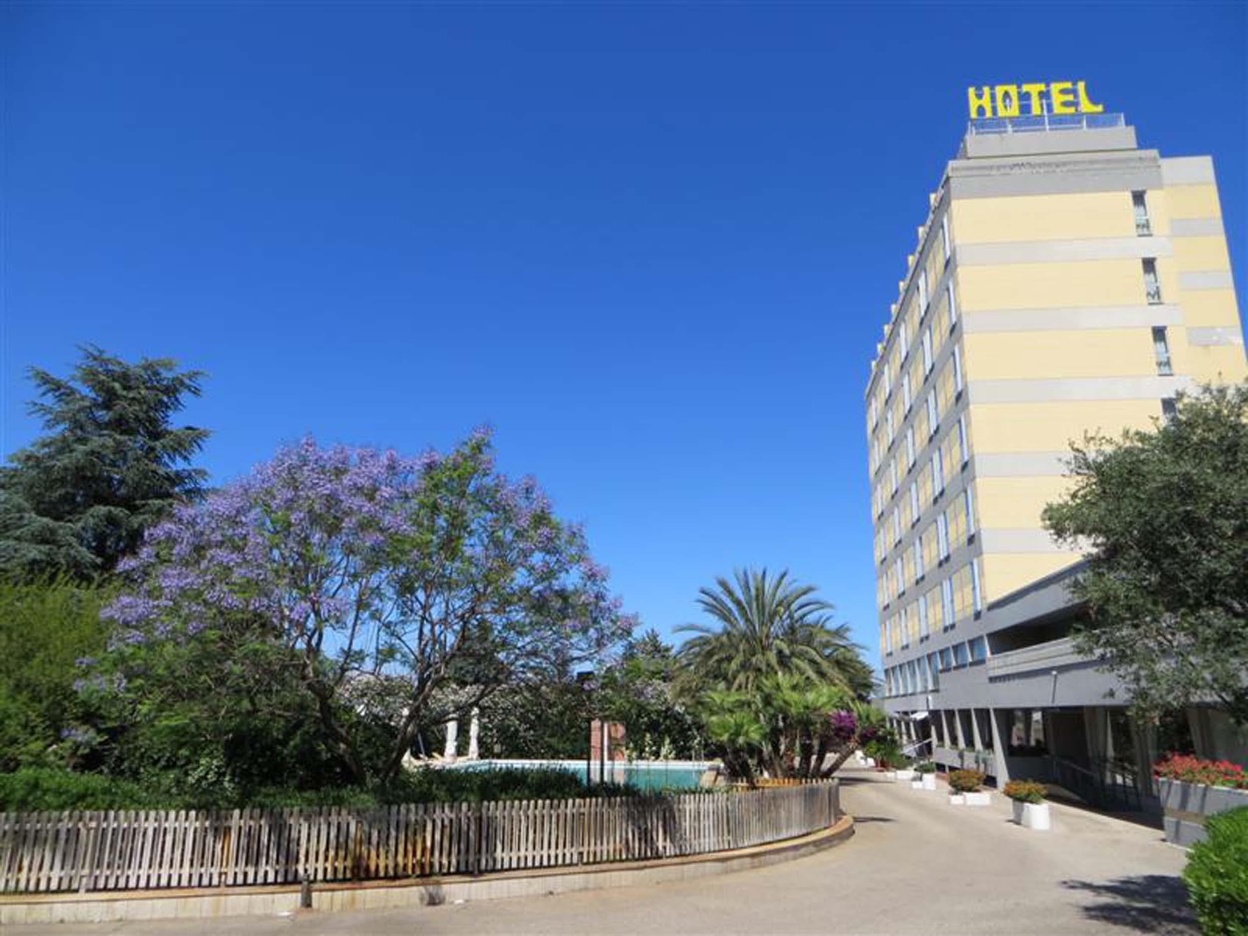 Hotel Hr Modugno Esterno foto
