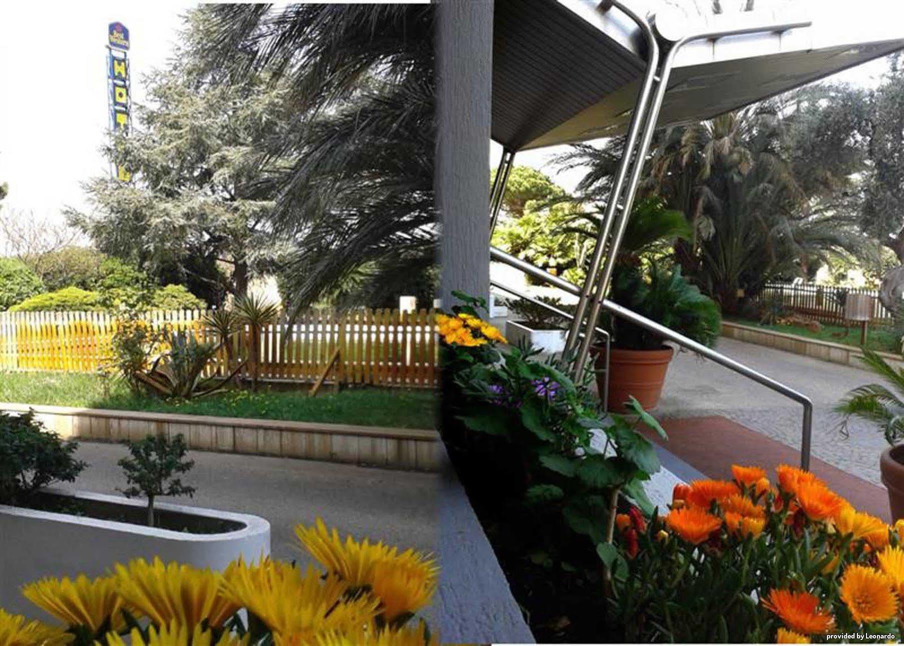 Hotel Hr Modugno Esterno foto